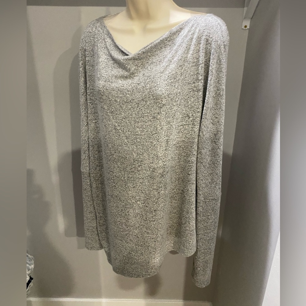 STELLA & DOT SWEATER  NEW. XXL